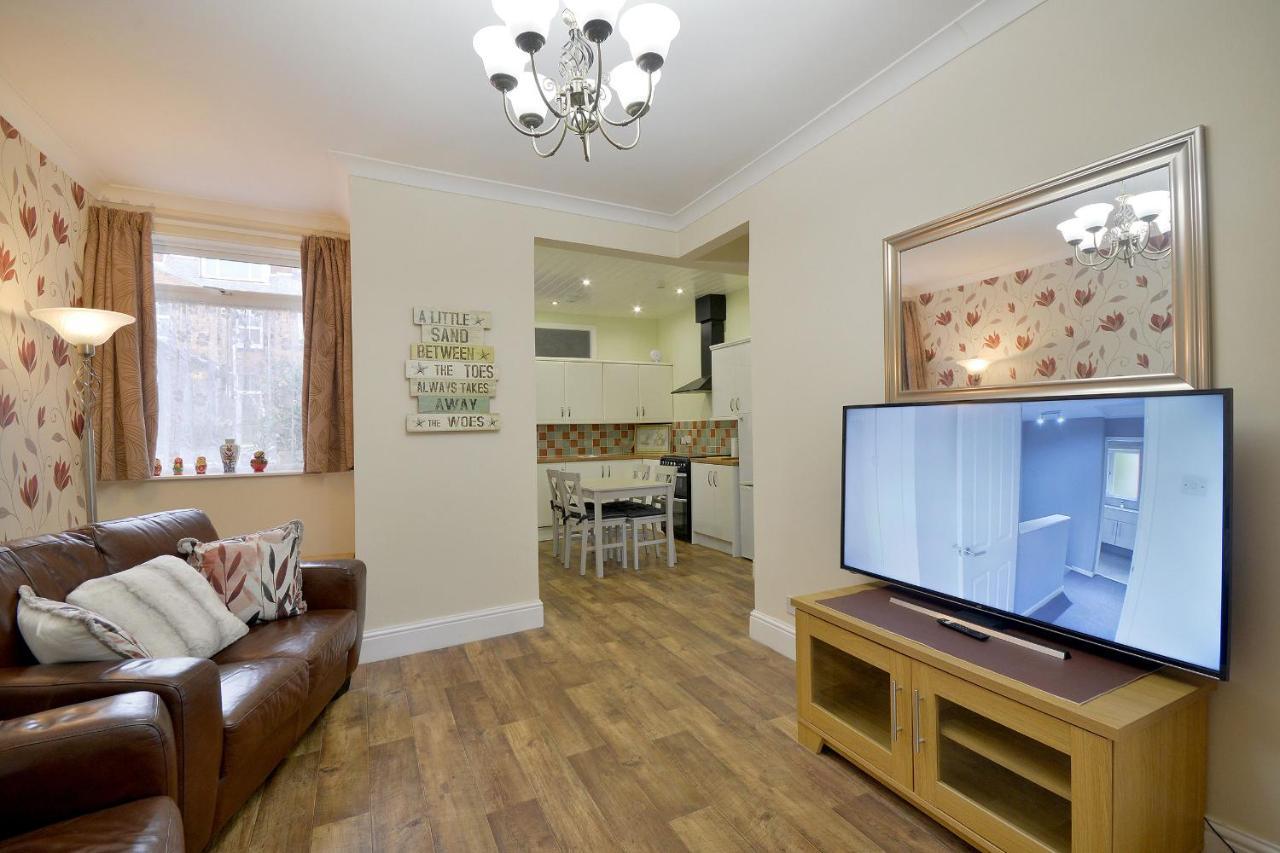 Ground Floor Apartment Up To 6 Guests With Games Chill Out Room Scarborough Dış mekan fotoğraf