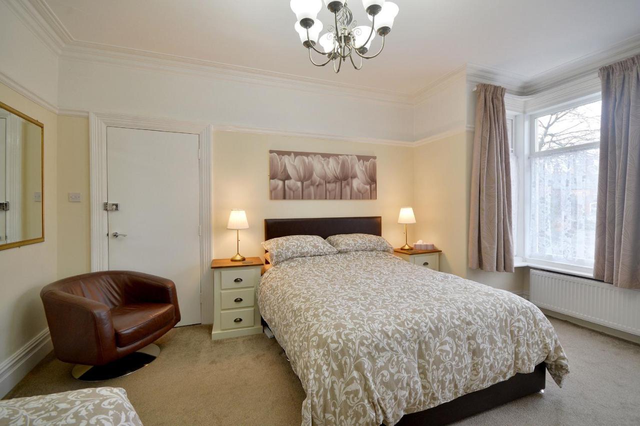 Ground Floor Apartment Up To 6 Guests With Games Chill Out Room Scarborough Dış mekan fotoğraf