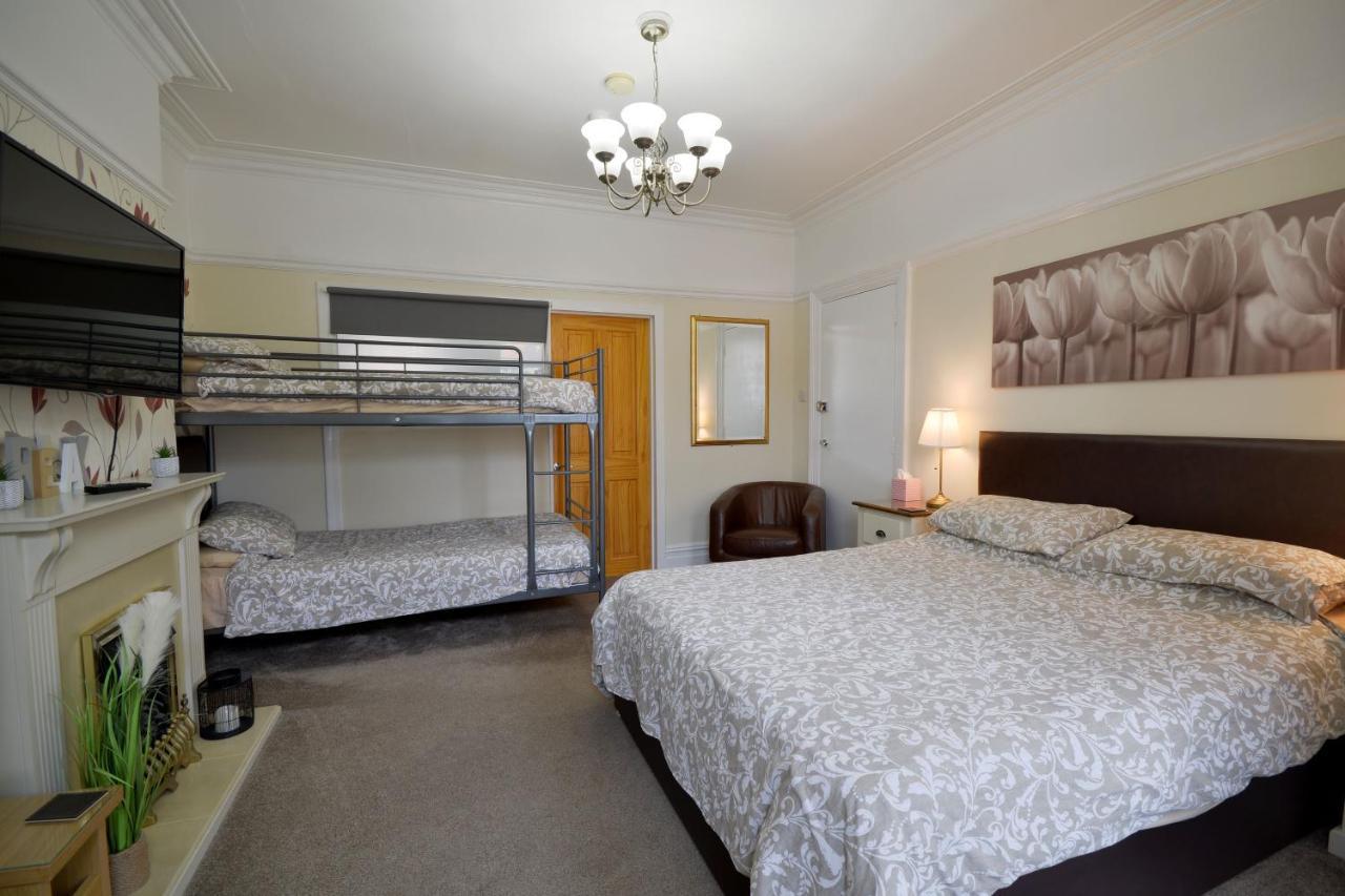 Ground Floor Apartment Up To 6 Guests With Games Chill Out Room Scarborough Dış mekan fotoğraf