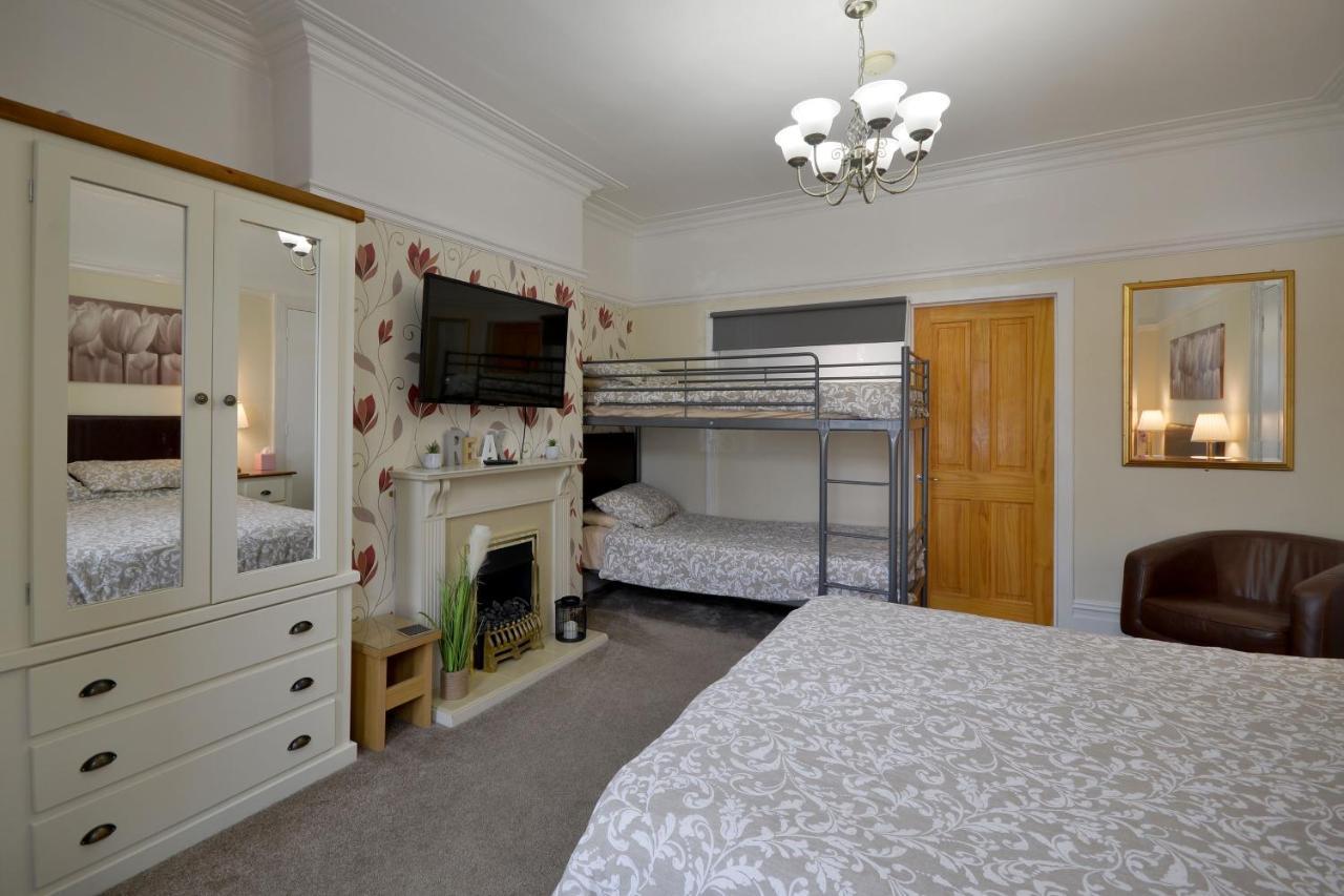 Ground Floor Apartment Up To 6 Guests With Games Chill Out Room Scarborough Dış mekan fotoğraf