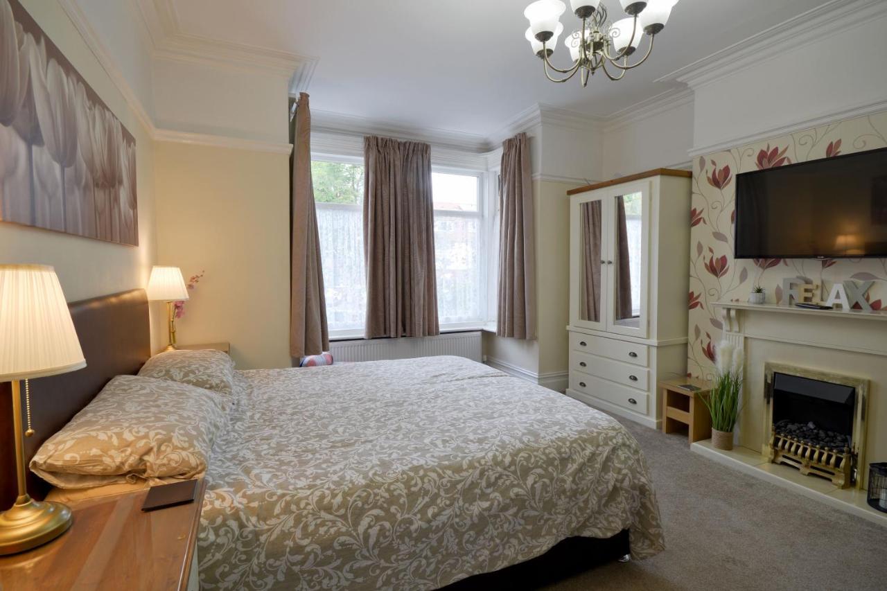 Ground Floor Apartment Up To 6 Guests With Games Chill Out Room Scarborough Dış mekan fotoğraf