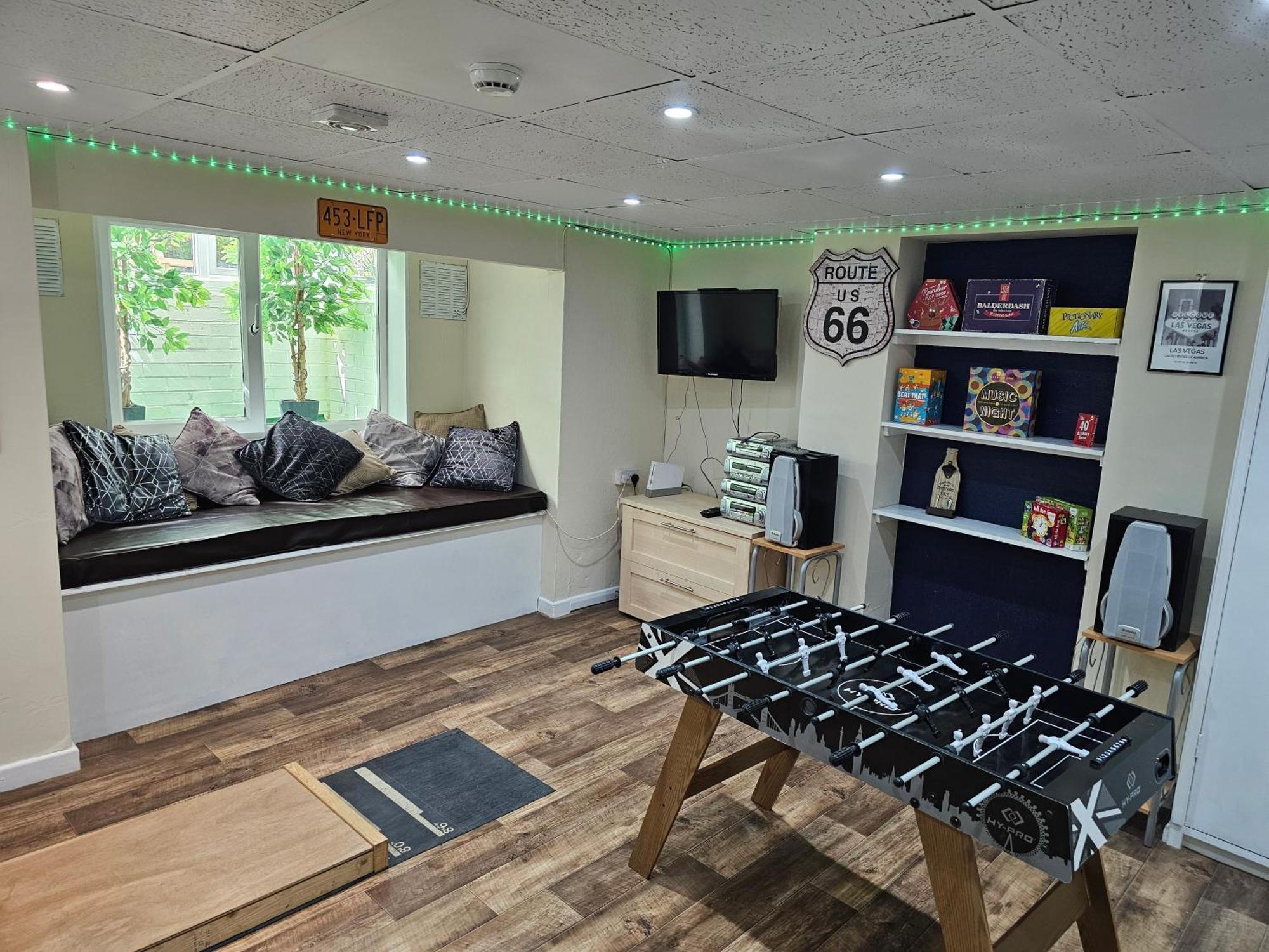 Ground Floor Apartment Up To 6 Guests With Games Chill Out Room Scarborough Dış mekan fotoğraf